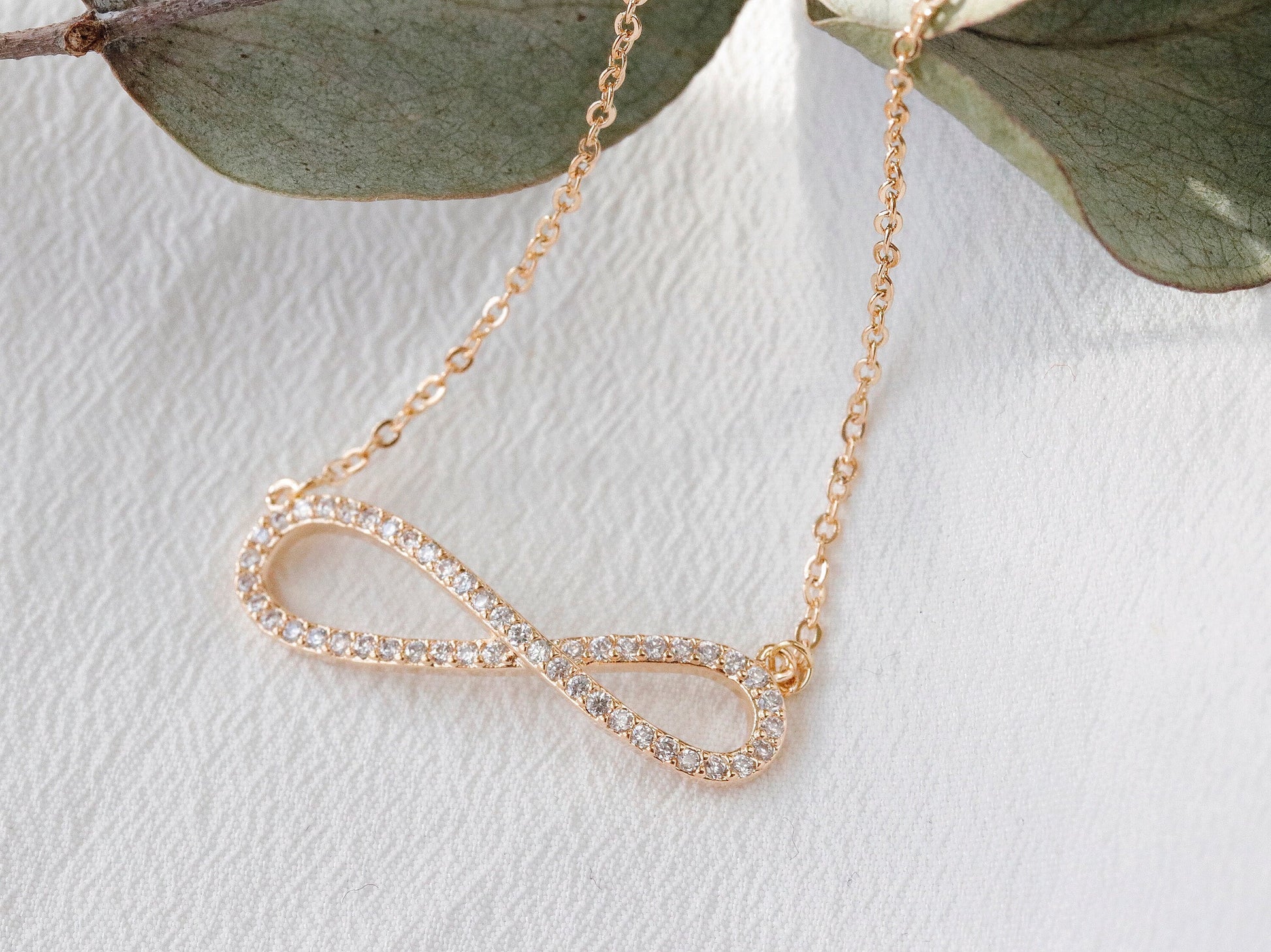 Mother's Day Gift, Marvelous Mum Infinity Symbol Necklace Handcraft With 18K White Gold /Rose gold /Gold Plated /Symbology Mum birthday gift