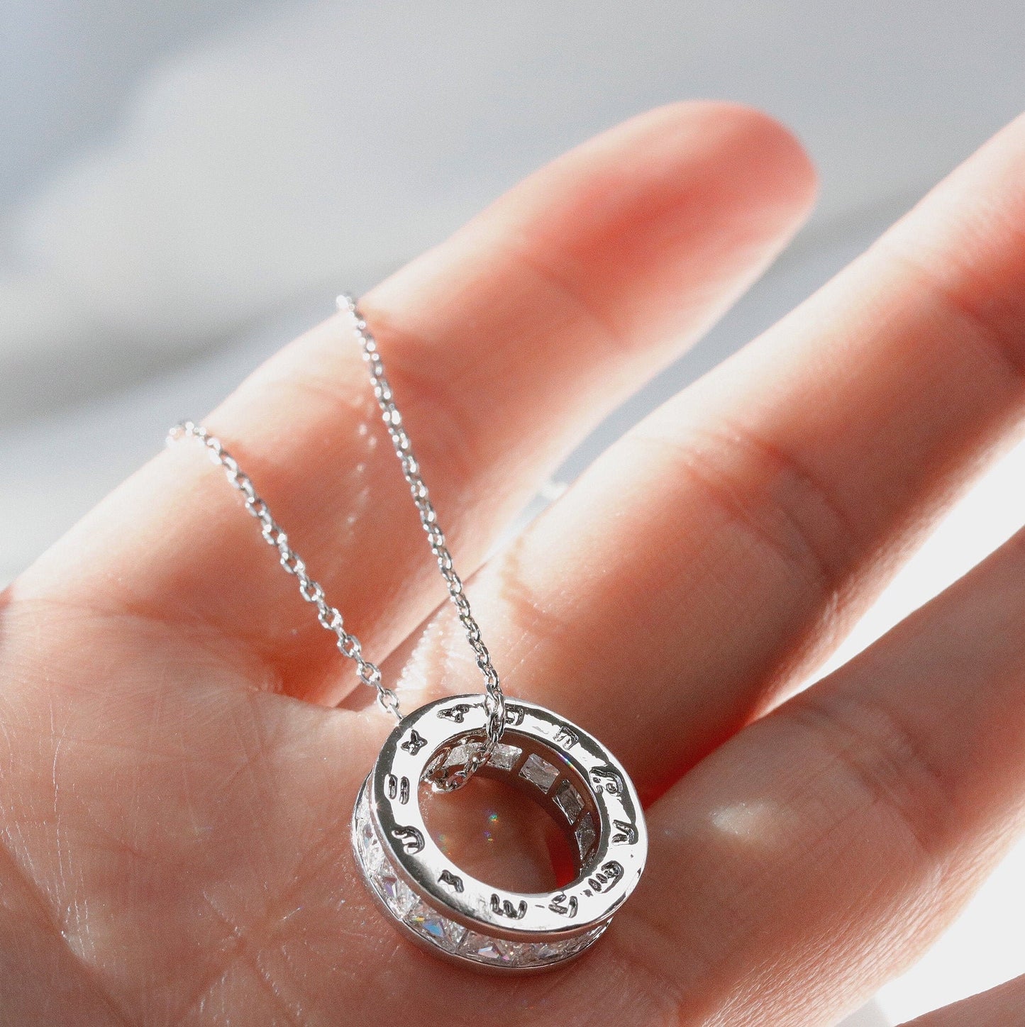Sister Gift Necklace, Open Circle Charm Necklace in Silver / Rose Gold / Gold, Best Sister Gift/ Little Sister Big Sister Birthday Gift