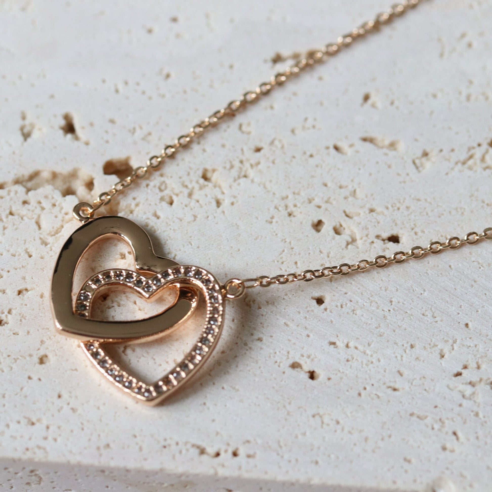 Auntie Gift Double Circle Necklace in White Gold, Rose Gold, Gold / Interlinking Circles Chain Necklace / Christmas Gift / Gift For Auntie