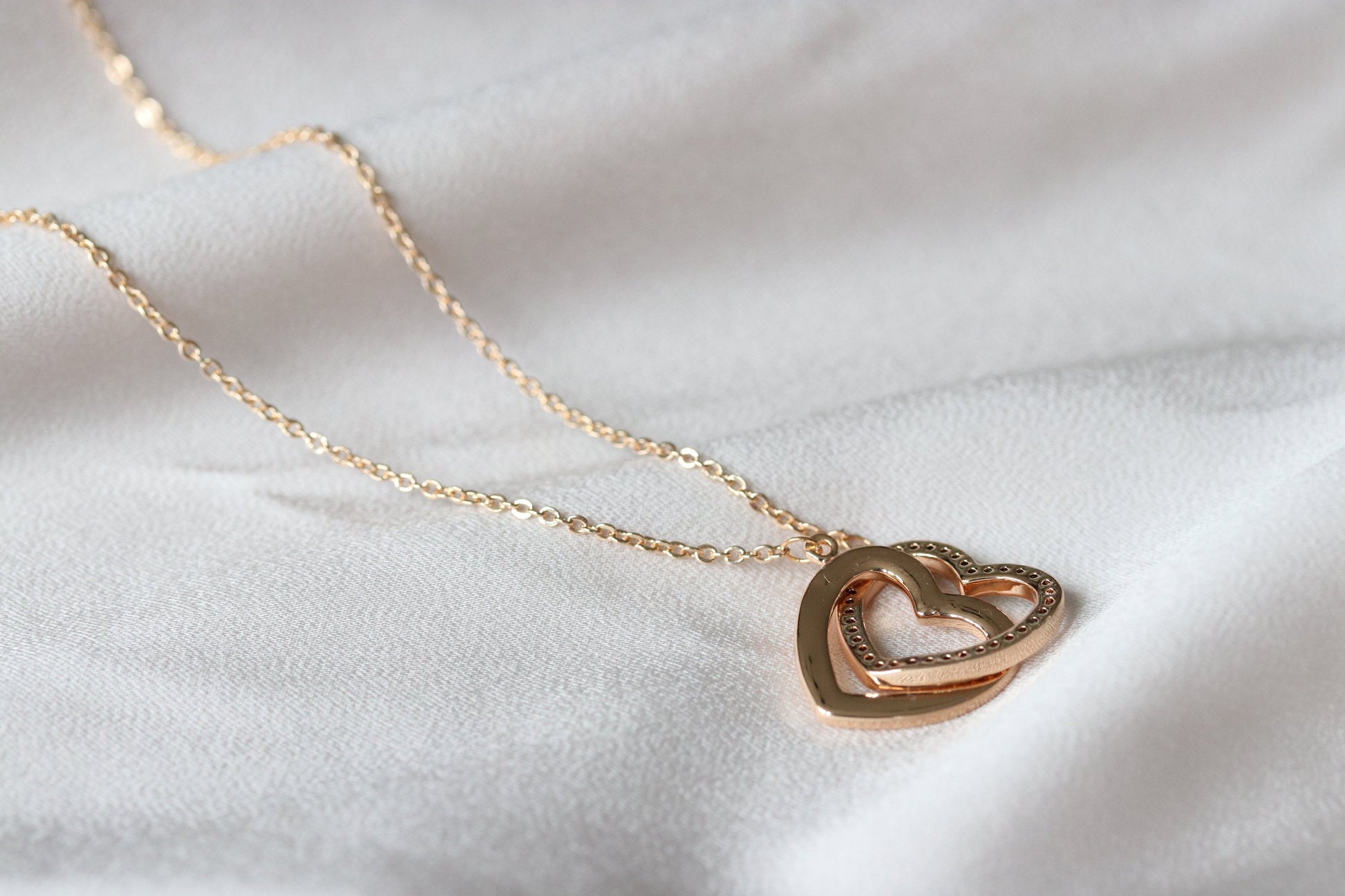 Interlinking Circle or Heart Gift Necklace / SYMBOLOGY / Marvellous Mum Necklace in Silver Gold or Rose Gold / Family Gift / Mothers Day