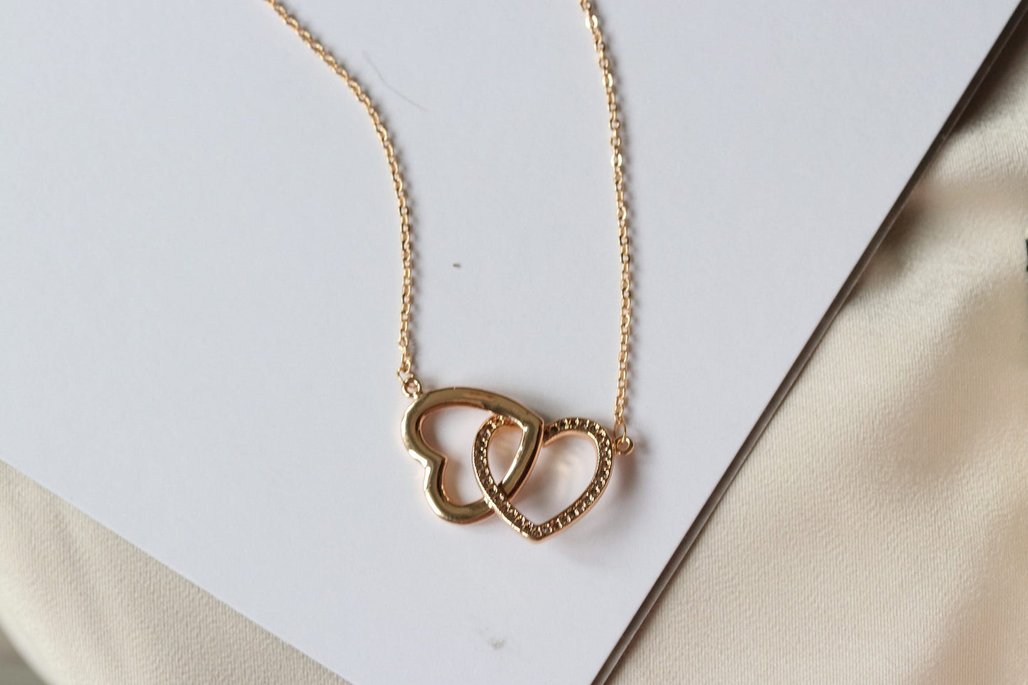 Interlinking Circle or Heart Gift Necklace / SYMBOLOGY / Marvellous Mum Necklace in Silver Gold or Rose Gold / Family Gift / Mothers Day