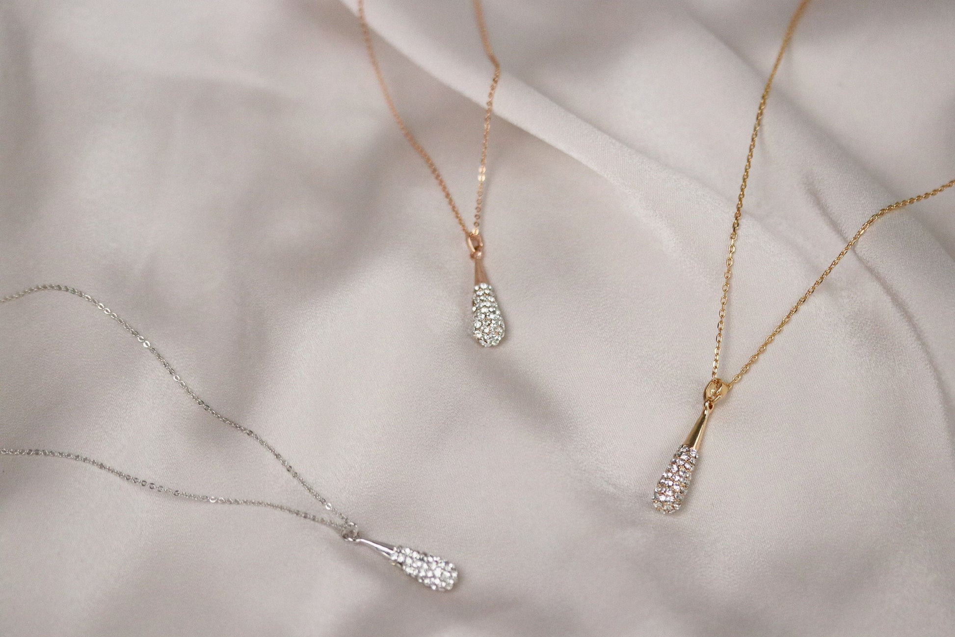 Silver Auntie Necklace • Long Teardrop Necklace • Floating Necklace • Pear Diamond Necklace • Gold Minimalist Jewellery • Aunt Gift for Her