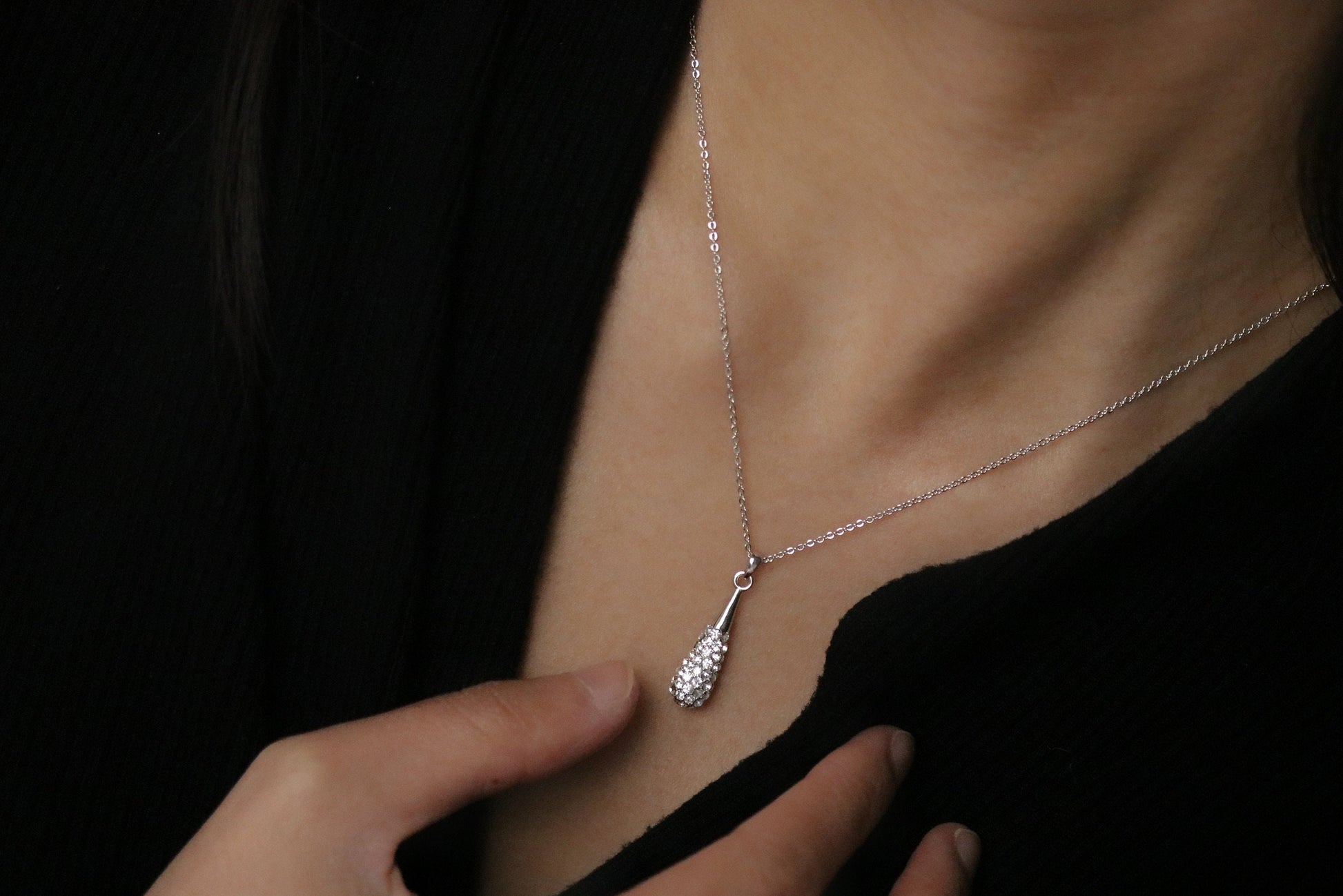 Silver Auntie Necklace • Long Teardrop Necklace • Floating Necklace • Pear Diamond Necklace • Gold Minimalist Jewellery • Aunt Gift for Her