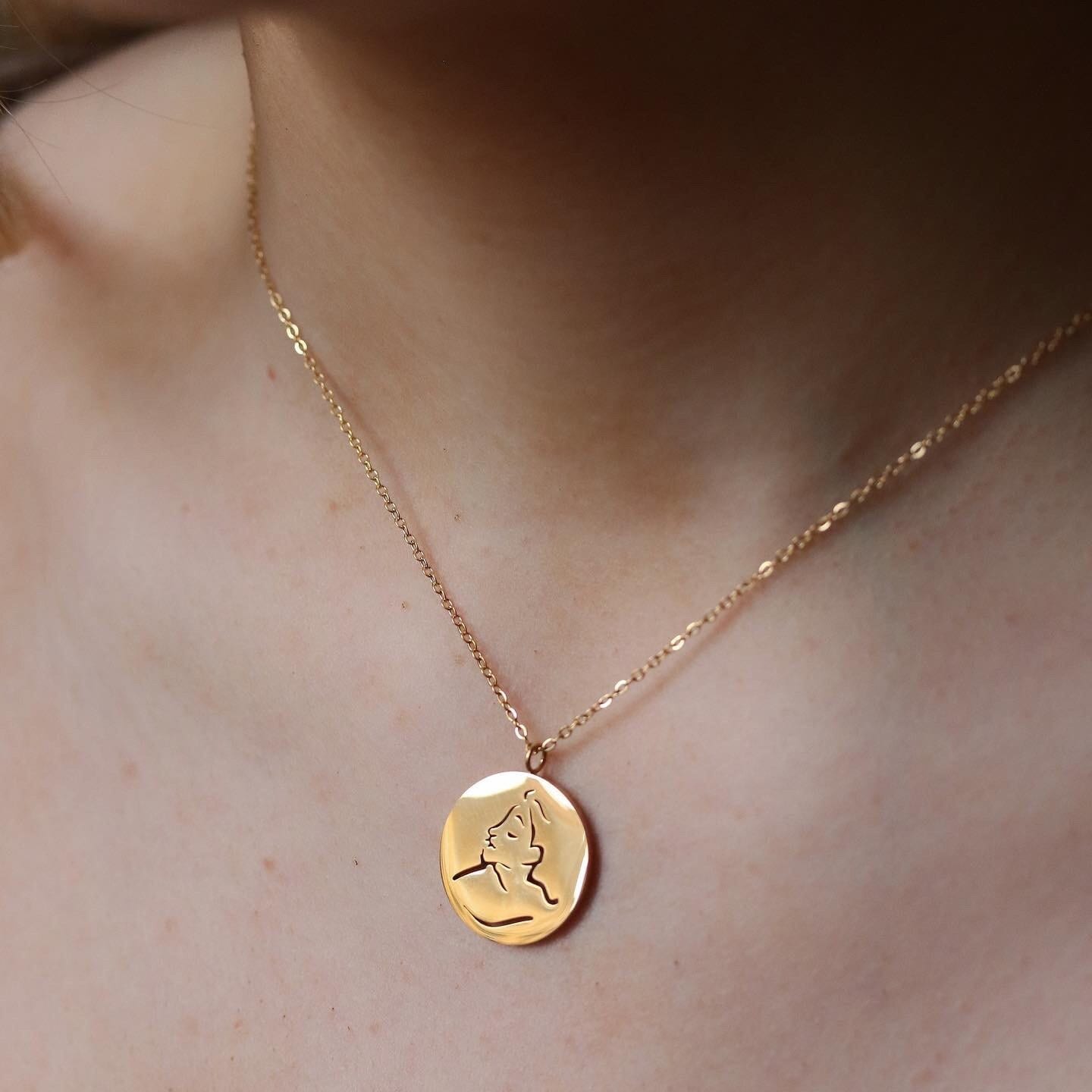 Granny Gift / Gold Minimalist Disc Necklace /Stainless Steel Gold Necklace /Water Proof Minimalist Woman Jewellery / Birthday Gift